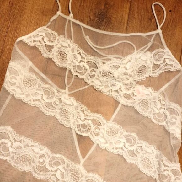 Victoria Secret Lace Lingerie White Size M - Picture 2 of 6